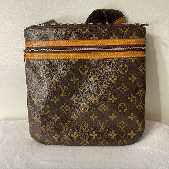 Authentic Louis Vuitton Pochette Bosphore - Picture 1 of 9